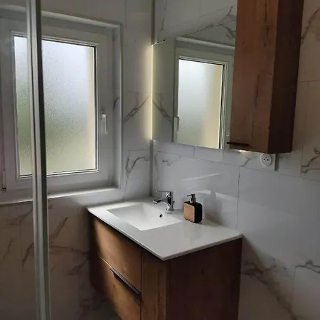 Le Nid De La Baie Apartment Crollon Exterior photo